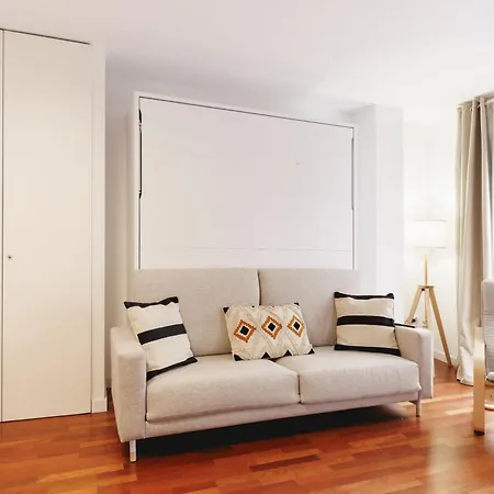 Bravissimo Placa Catalunya Studio, Monthly *