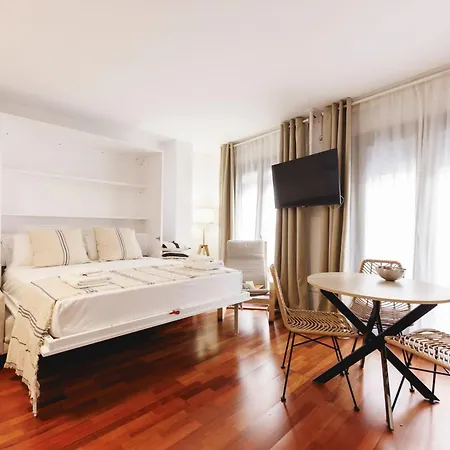 Апартаменти Bravissimo Placa Catalunya Studio, Monthly
