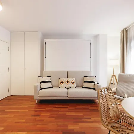 Bravissimo Plaça Catalunya Studio, Monthly * Girona