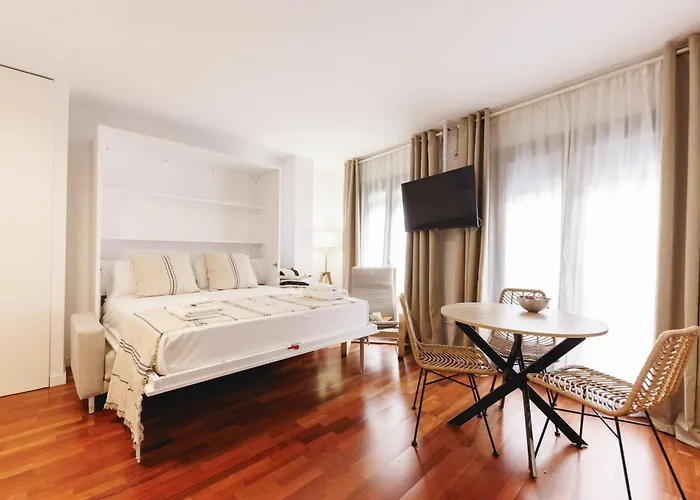 公寓 Bravissimo Placa Catalunya Studio, Monthly