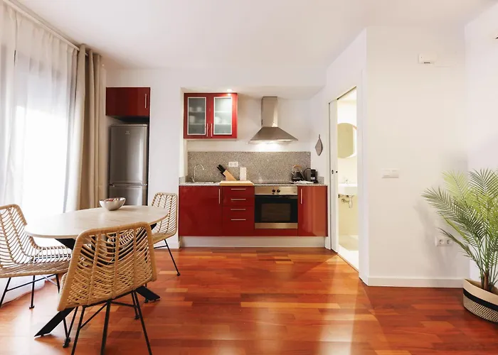 Bravissimo Placa Catalunya Studio, Monthly *